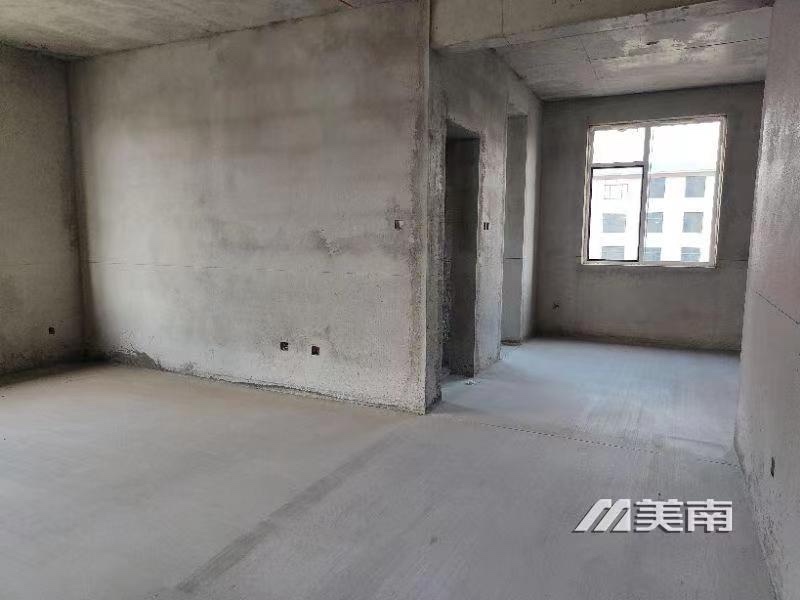 000081双语佳苑,132平米赔钱出售,仅售一周,78万
