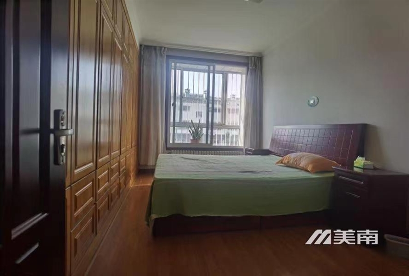 000941文峰学区,128平,三室两厅两卫,家具家电齐全,售价58万