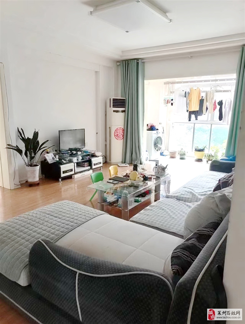 文苑星城二楼,三室,设施齐全拎包即住,每月2000元