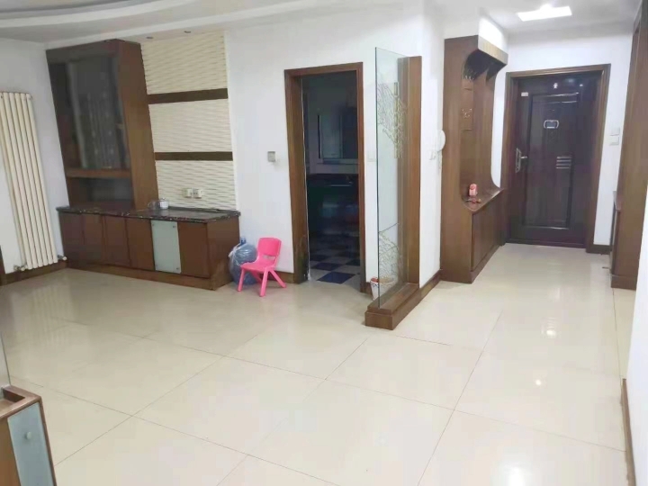 出租汇泉4楼 精装 拎包入住