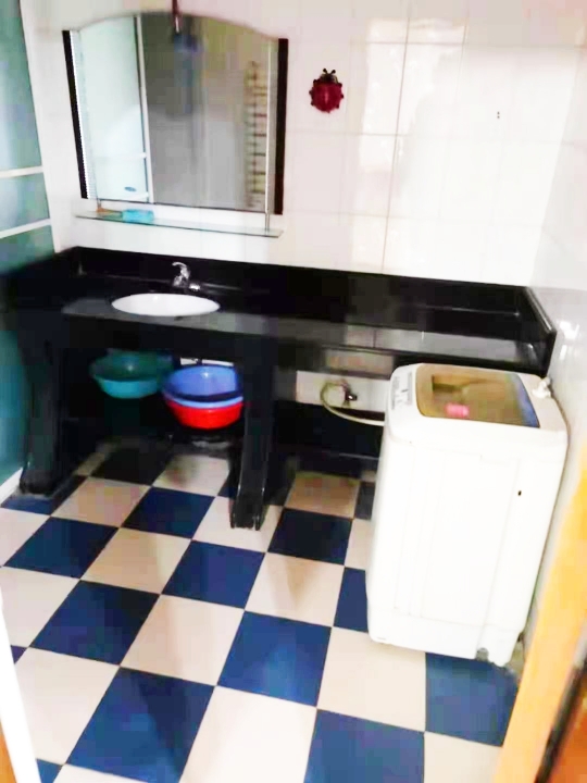 出租汇泉4楼 精装 拎包入住