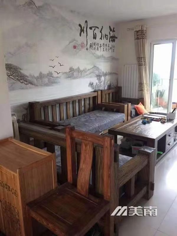文苑星城顶加阁,主楼136阁楼96,四室两厅两卫,小区已规划按电梯,实木装修,房主急售,72万,看好
