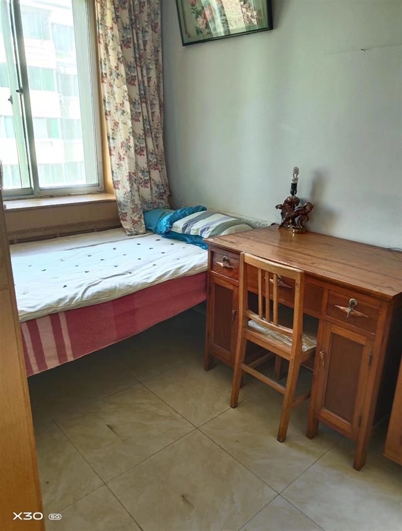 000092出租 教育路三室两厅,月租1400块