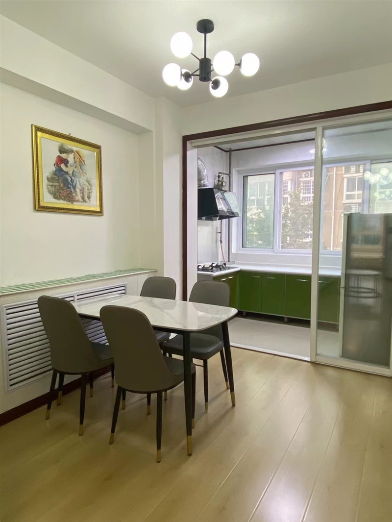 非中介 坊苑西区 2楼 新房出租 已供暖 拎包入住