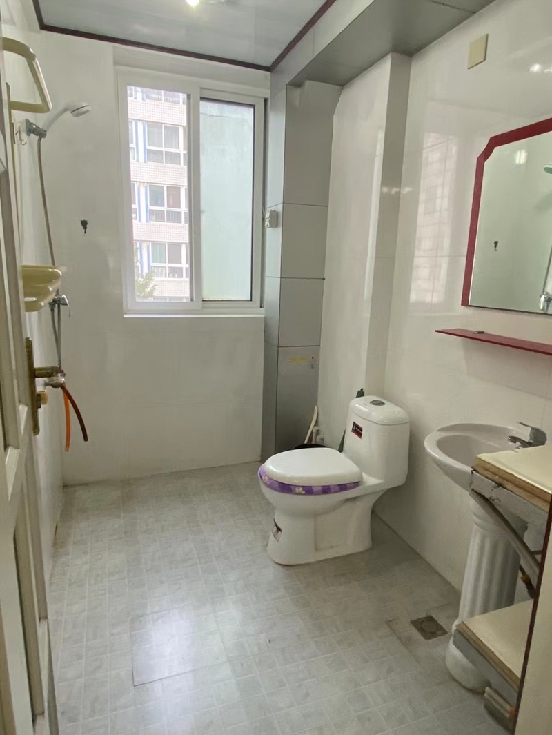 非中介 坊苑西区 2楼 新房出租 已供暖 拎包入住