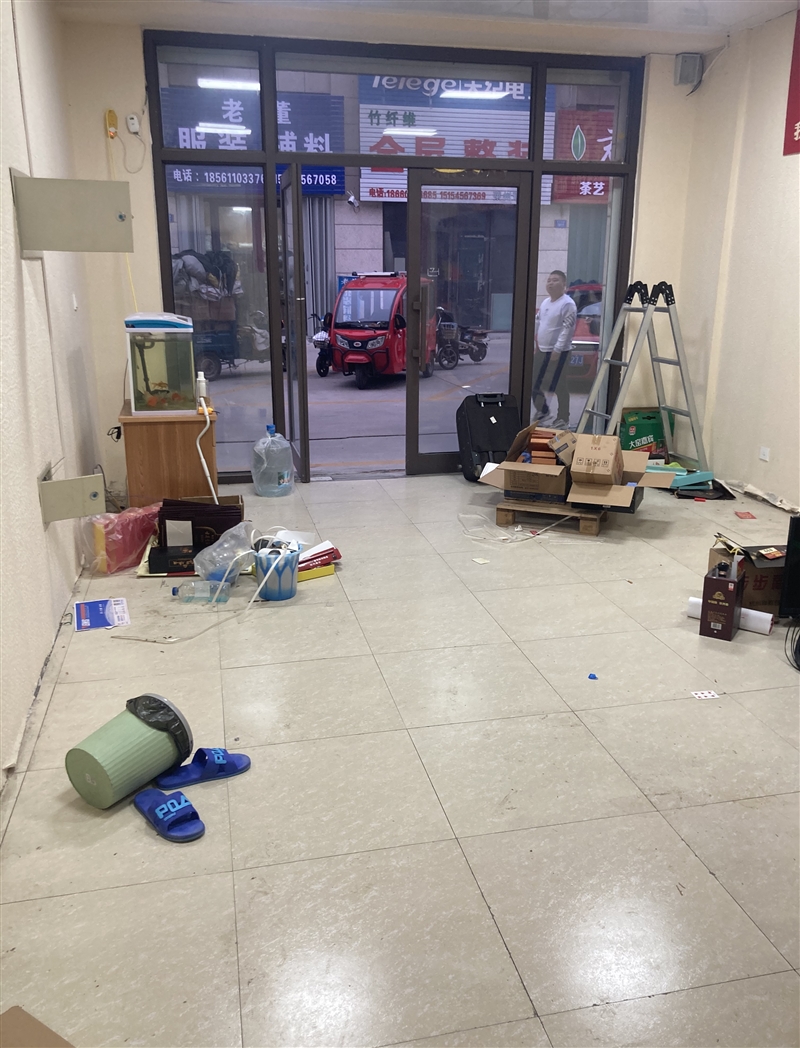 大面积门头房出租  上下三层可改四层