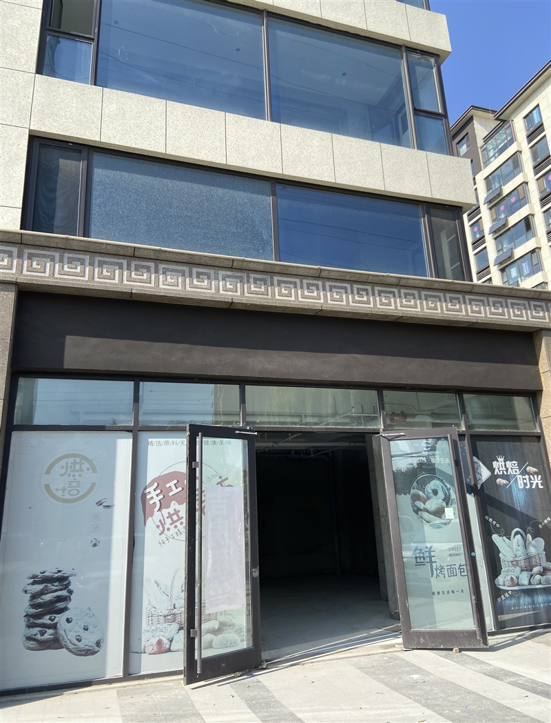 出售  临街一层 商铺 交通便利 停车方便