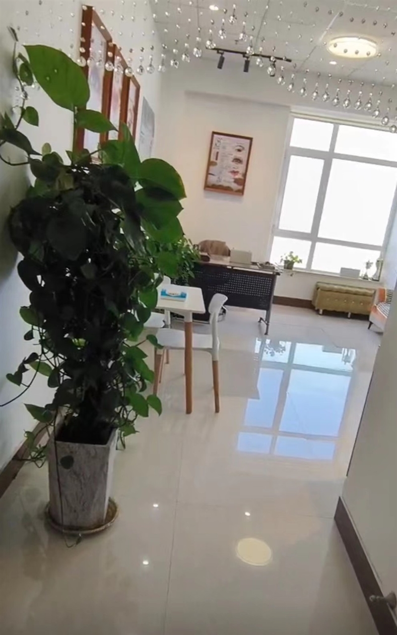 印象城,商住两用,电梯房,带部分家电,想租抓紧时间了