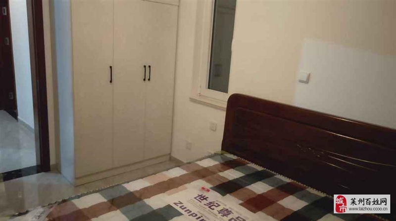 凯旋城电梯房三室2500元/月