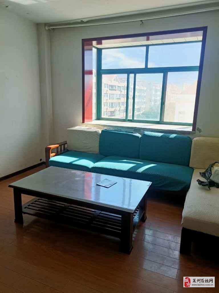 艺苑小区四楼,三室,每月1350元