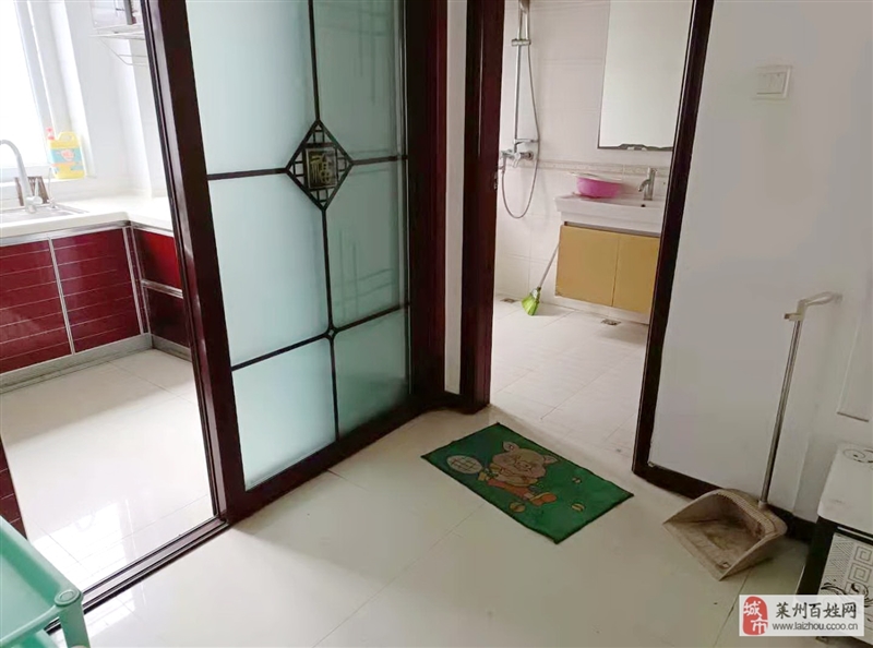 3室2厅1卫1400元/月