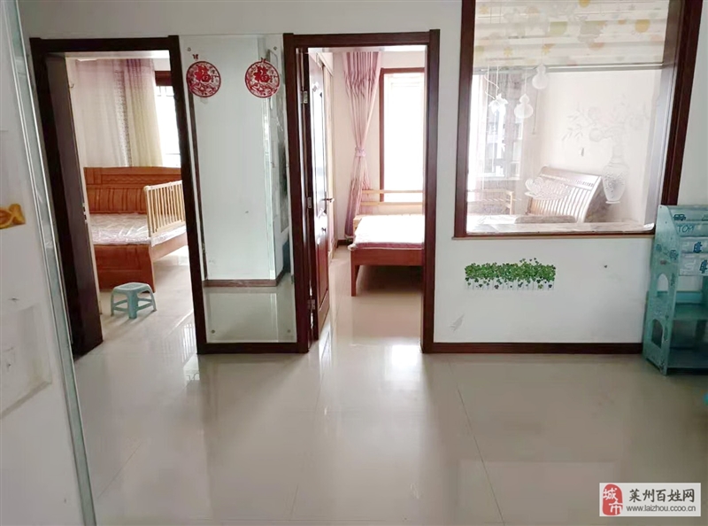 3室2厅1卫1400元/月