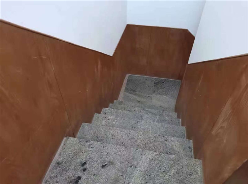 把头二层楼,带大院子