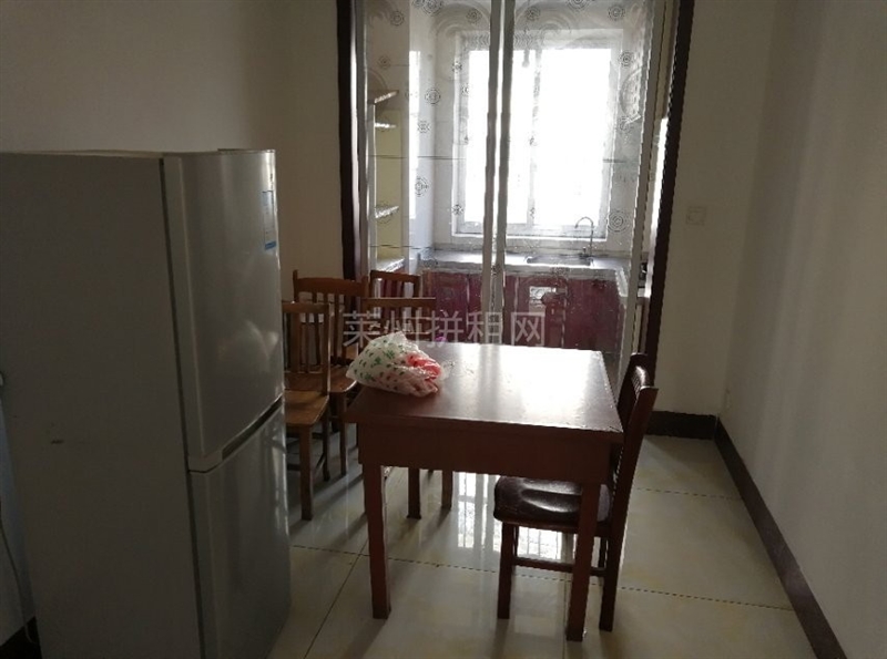 恒通市场附近,粮建小区,精装低楼层,带家具家电,拎包入住