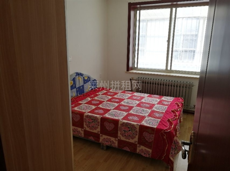 恒通市场附近,粮建小区,精装低楼层,带家具家电,拎包入住