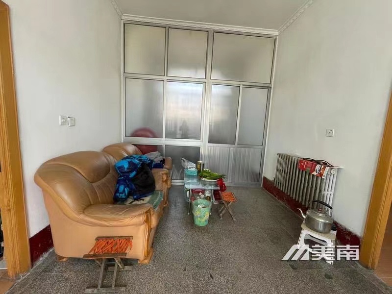 城南大产权民房带院,带西平房,100平国有证,低价33万
