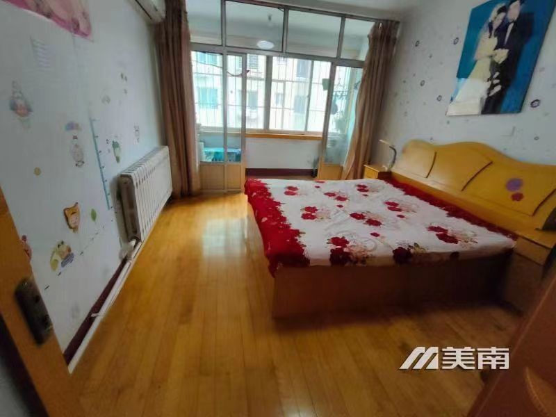 3双语跟前三楼,93平加小房,仅售49万8