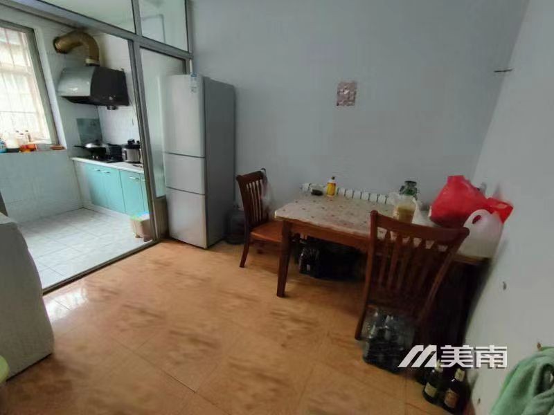 3双语跟前三楼,93平加小房,仅售49万8
