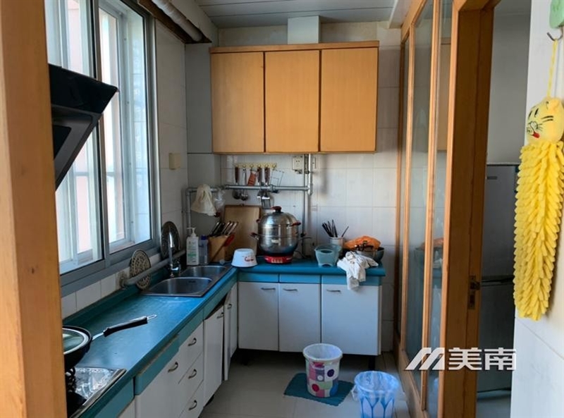 3急售!教育路八区1楼,精装三室,仅售59万8
