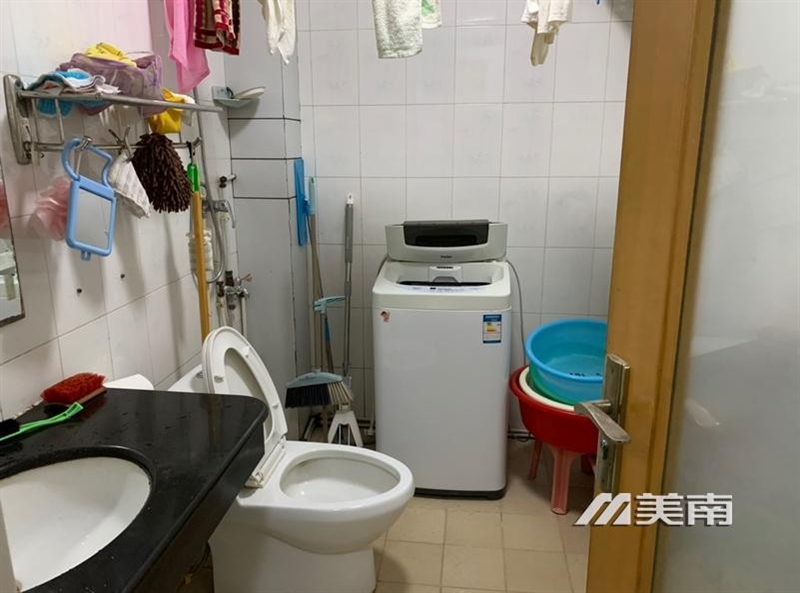3急售!教育路八区1楼,精装三室,仅售59万8