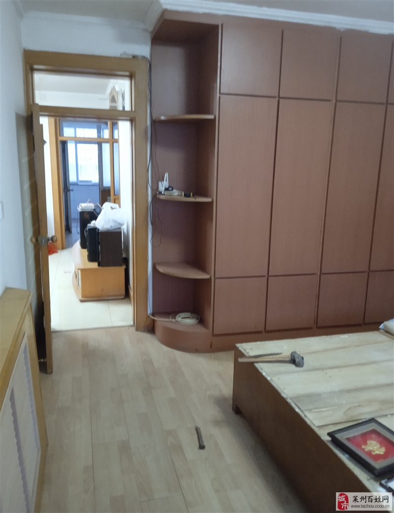 明辉小区3室 2厅 1卫49万元