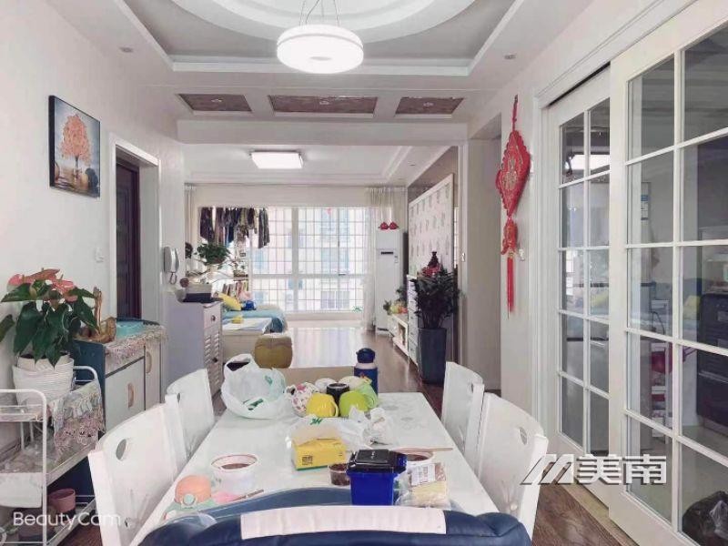 文苑星城精装四楼2400元三室