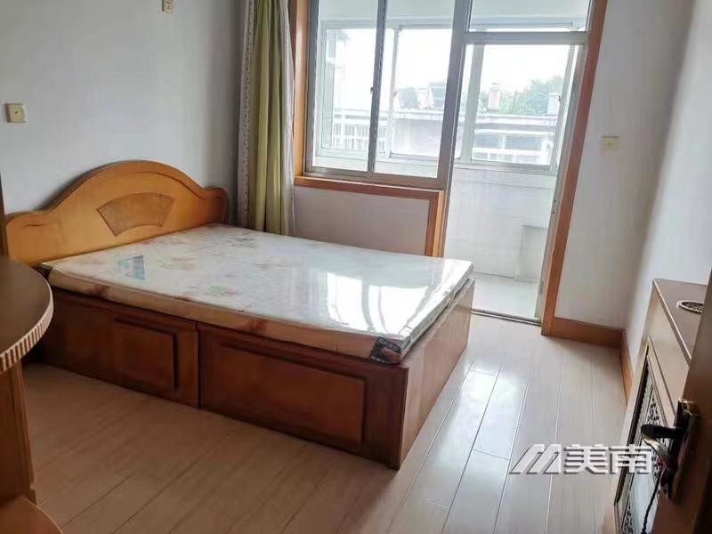 3二小实验中学学区,中间楼层,三室,仅售53万