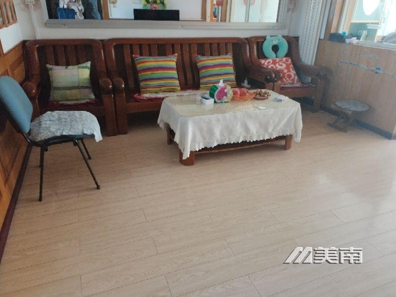 3文峰中学学区3楼,92多平三室,仅售39万8