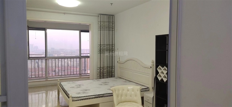 市中心,可短租,利群斜对面,翔龙云海,精装电梯房,带家具家电