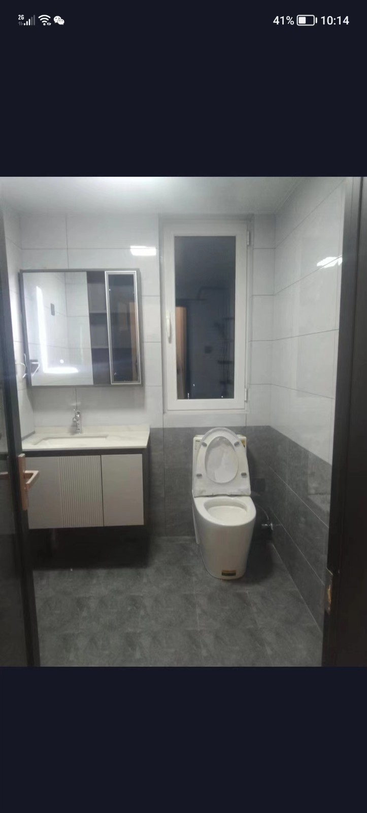 瑞莱首府,精装电梯房,一个卫生间改成衣帽间了,带家具家电,拎包入住