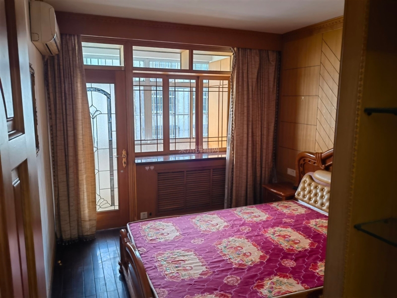 市中心,三室朝阳,明辉小区,精装修,带家具家电,拎包入住