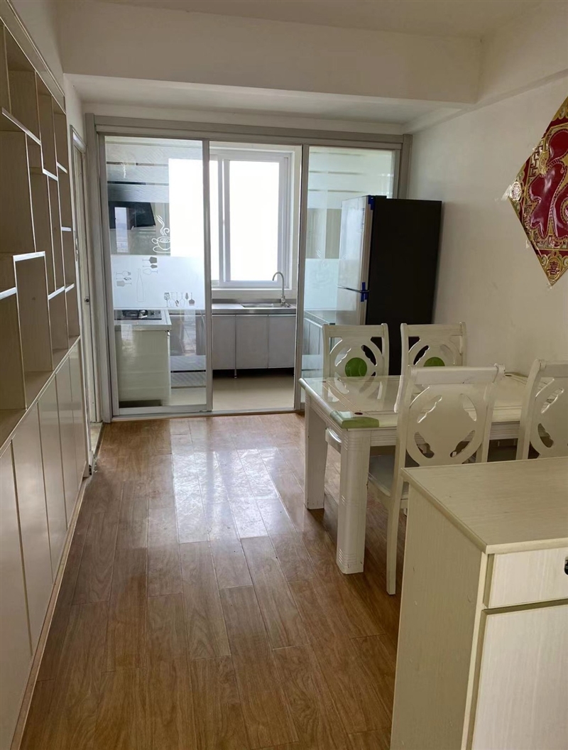 城南,金地佳园电梯房,价位合适,带家具家电,拎包入住