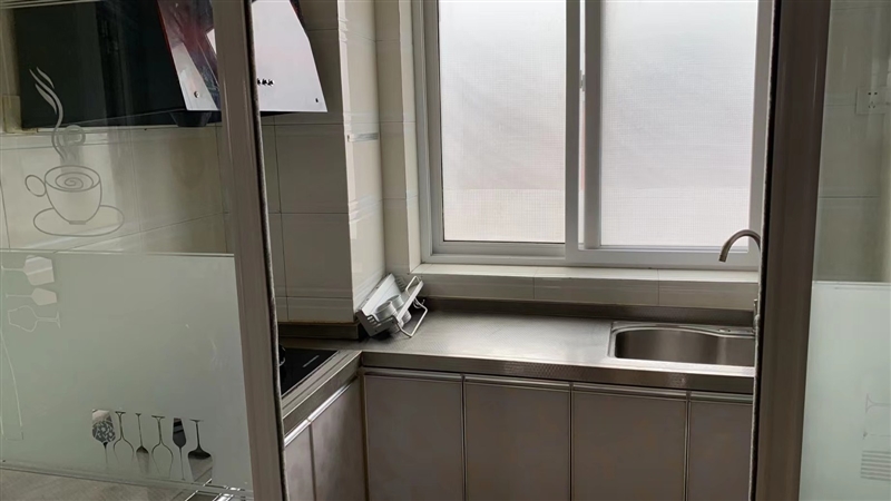 城南,金地佳园电梯房,价位合适,带家具家电,拎包入住