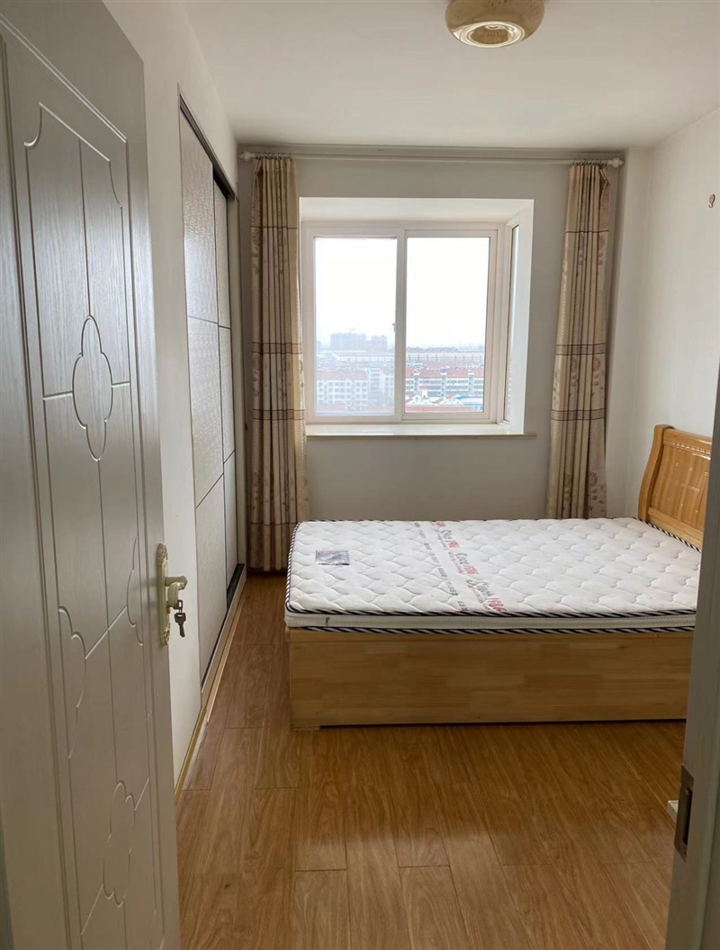 城南,金地佳园电梯房,价位合适,带家具家电,拎包入住