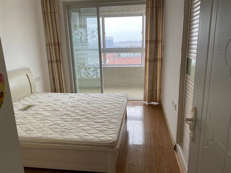 城南,金地佳园电梯房,价位合适,带家具家电,拎包入住