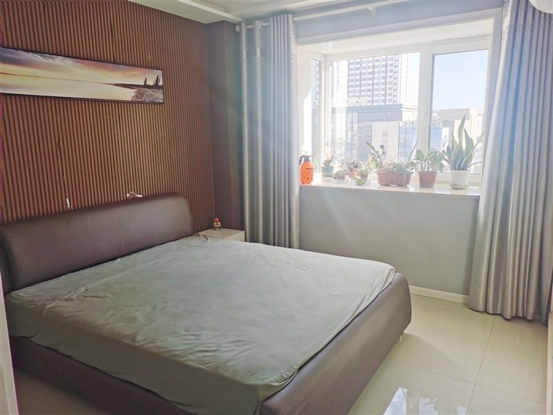 市中心振华附近三室两厅两卫精装电梯房,家具家电齐全拎包入住