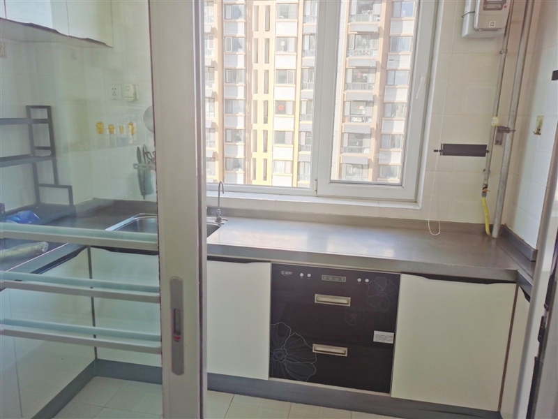 市中心振华附近三室两厅两卫精装电梯房,家具家电齐全拎包入住