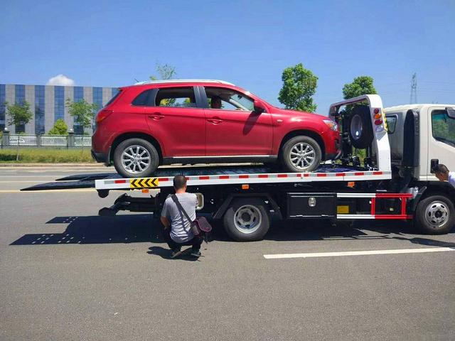 ✌✌烟台市❀❀附近晚上能拖车,换备胎的电话☀☀