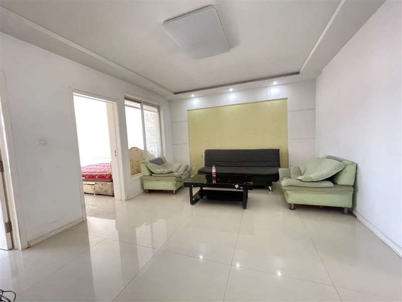 0068双语西三楼出租,110平全明户型,不能养宠物1600元