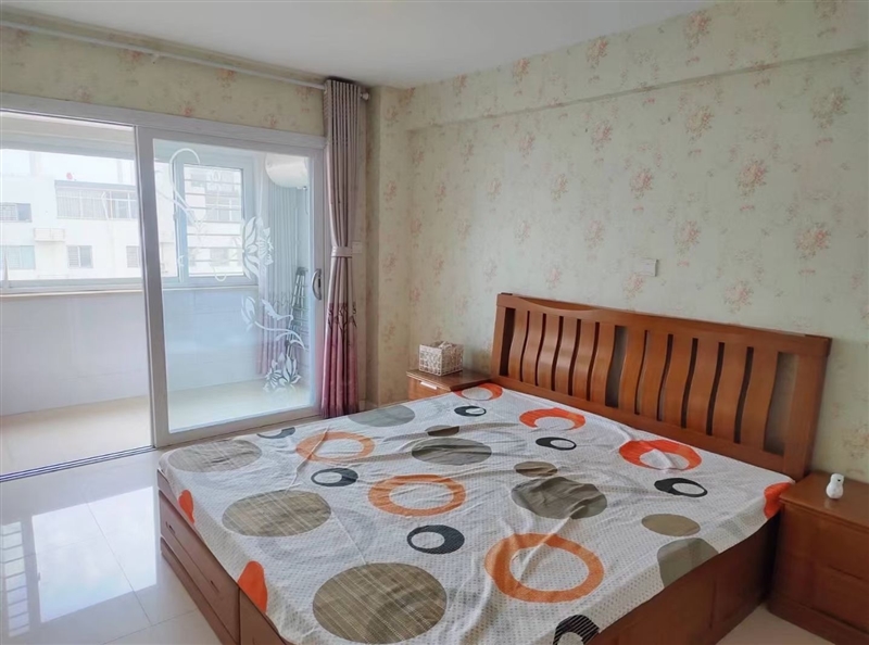 000055明苑西区电梯房  126平  三室两厅一卫  拎包入住 2600元