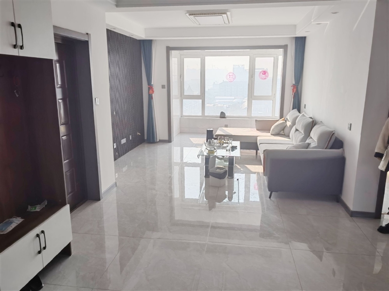 瑞莱首府,三室两厅两卫精装住宅出租