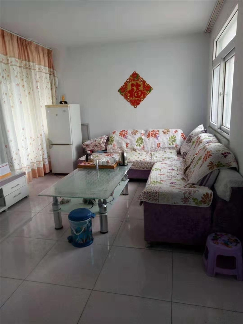 开发区玉皇附近,两室两厅步梯高层,拎包入住