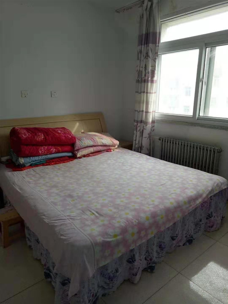 开发区玉皇附近,两室两厅步梯高层,拎包入住