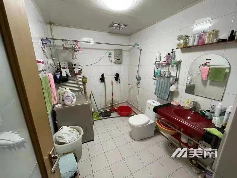 3双实验学区广场公寓,精装三室带小房,仅售43万8
