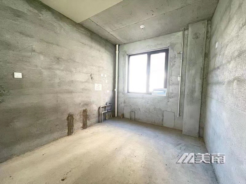 3城东花园洋房一楼带院,包大税,看房有钥匙
