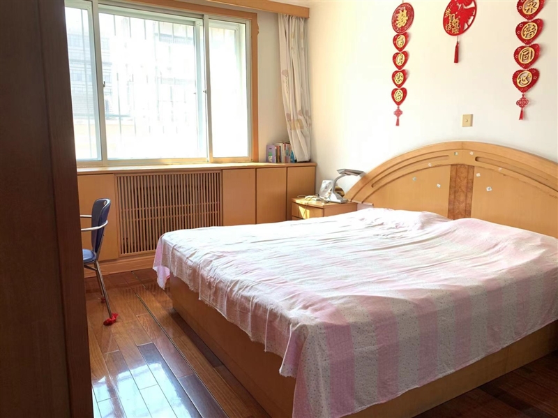 3一小云峰中学学区,教育路八区,精装少住三室,拎包入住
