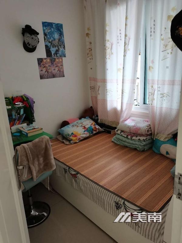 明珠花苑低楼层106平加11小房,精妆三室两厅,售价73万