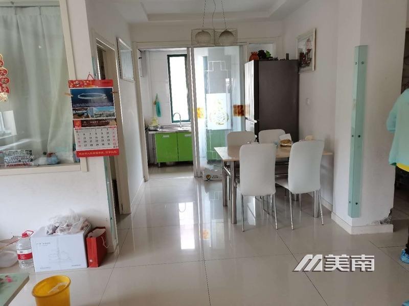 明珠花苑低楼层106平加11小房,精妆三室两厅,售价73万