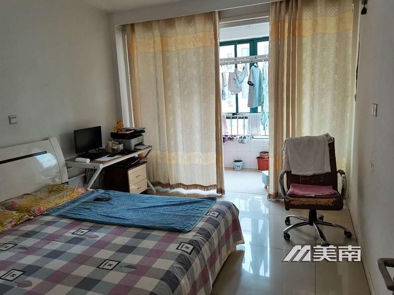 明珠花苑低楼层106平加11小房,精妆三室两厅,售价73万