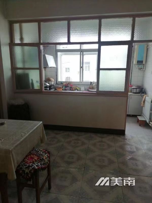 000243双实验学区高楼层四室两厅一卫,主楼114平加小房22平,售50万